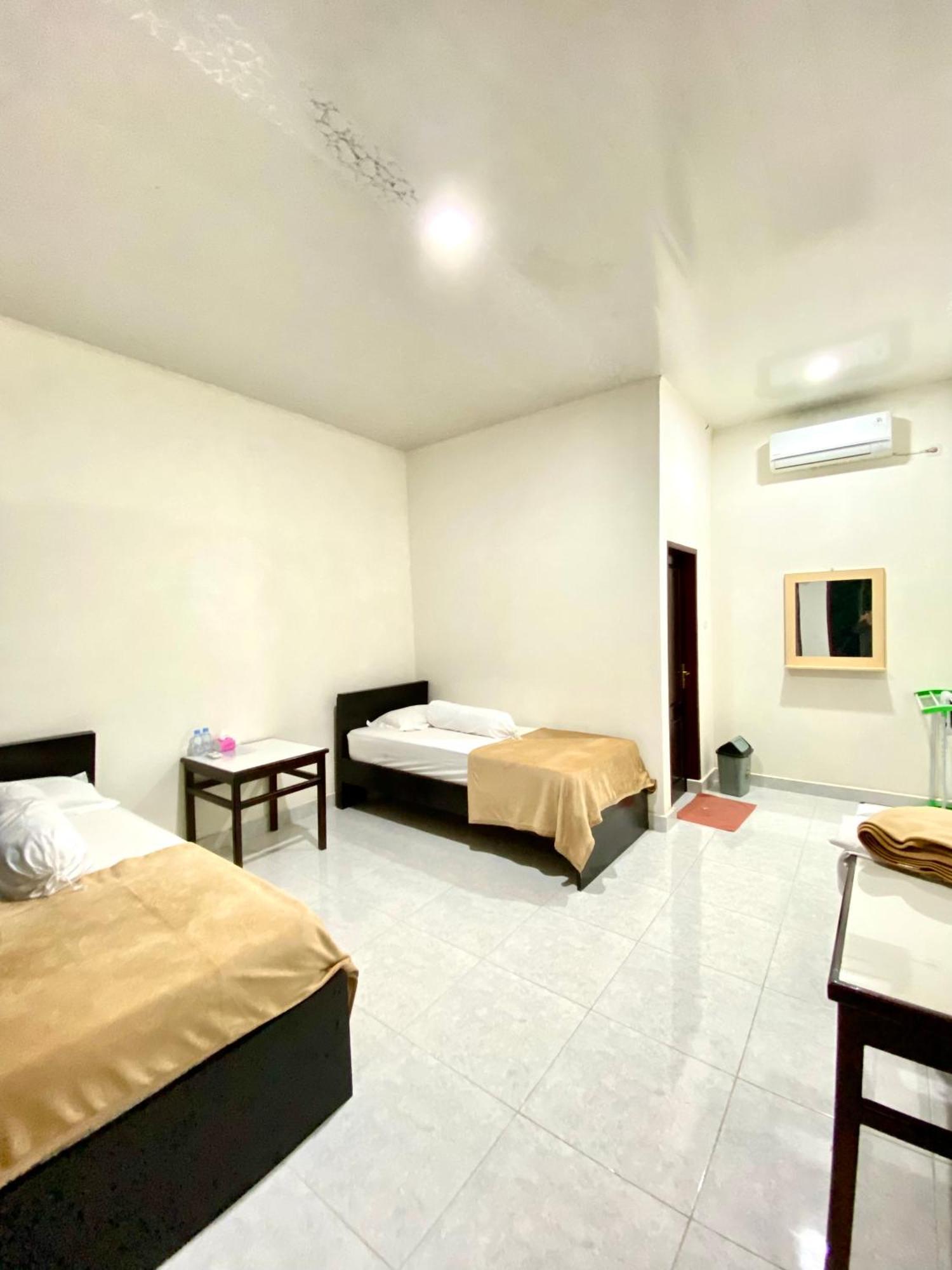 Amadeo Guest House Ratodena Ngoại thất bức ảnh