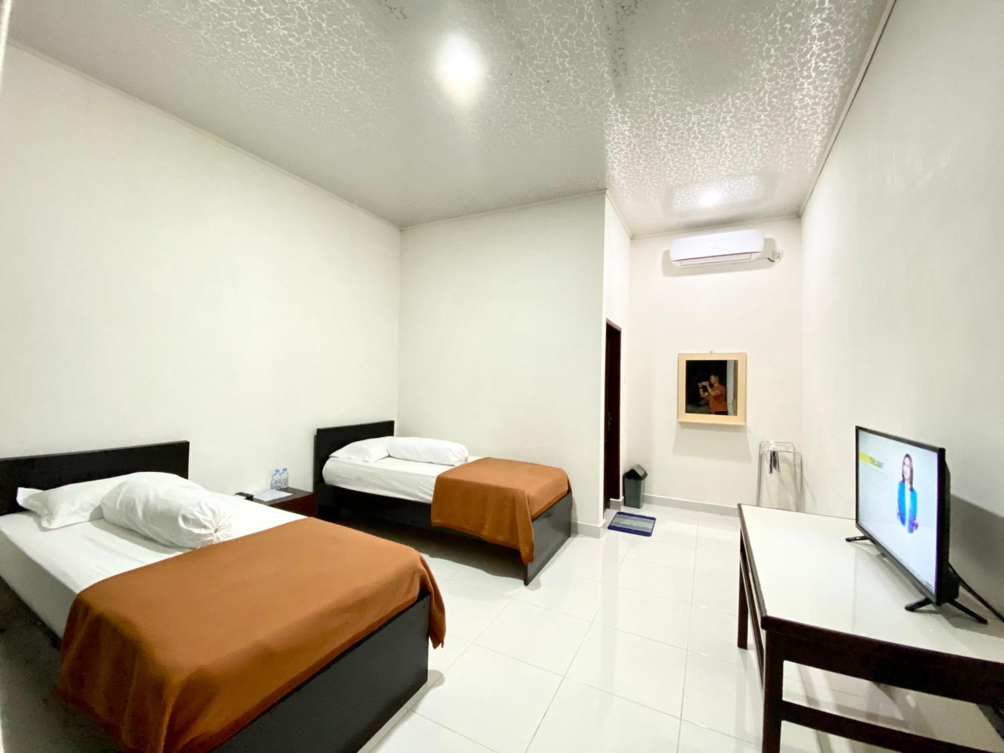 Amadeo Guest House Ratodena Ngoại thất bức ảnh