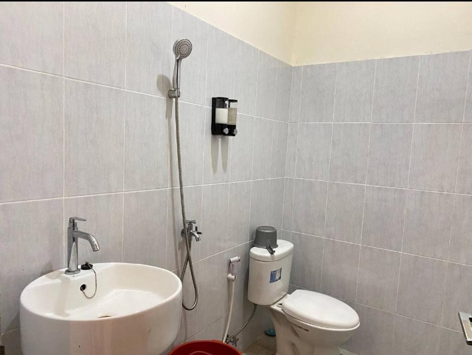 Amadeo Guest House Ratodena Ngoại thất bức ảnh